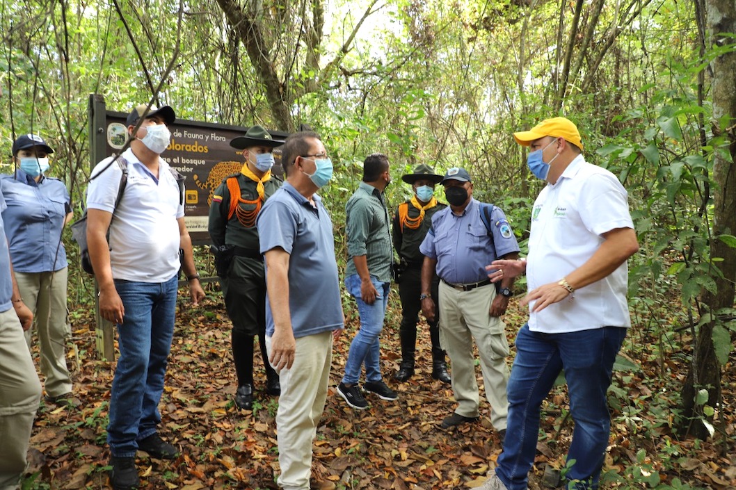 Recorrido de las autoridades por el Santuario.