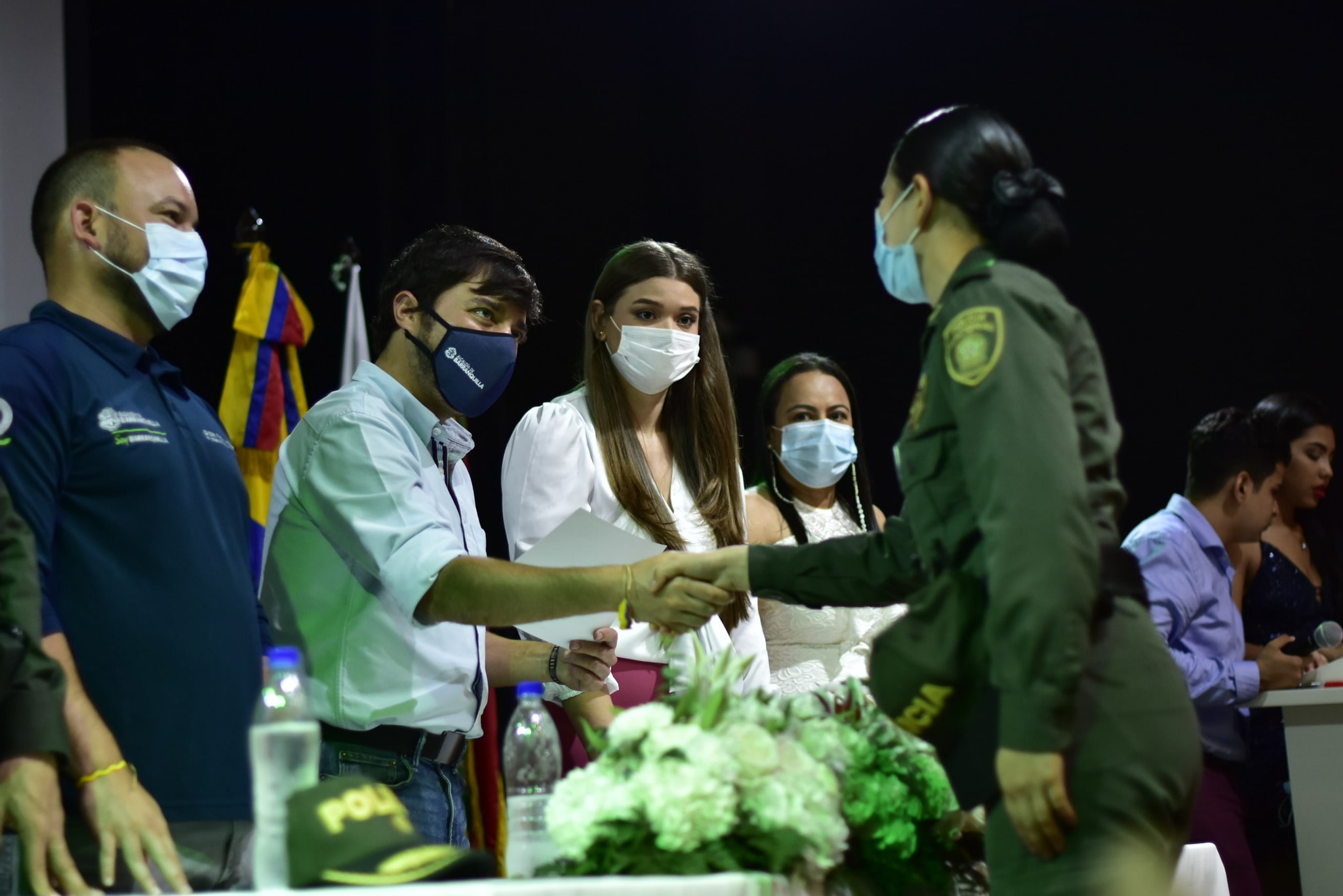 920 policías se graduaron en la Universidad de la Costa