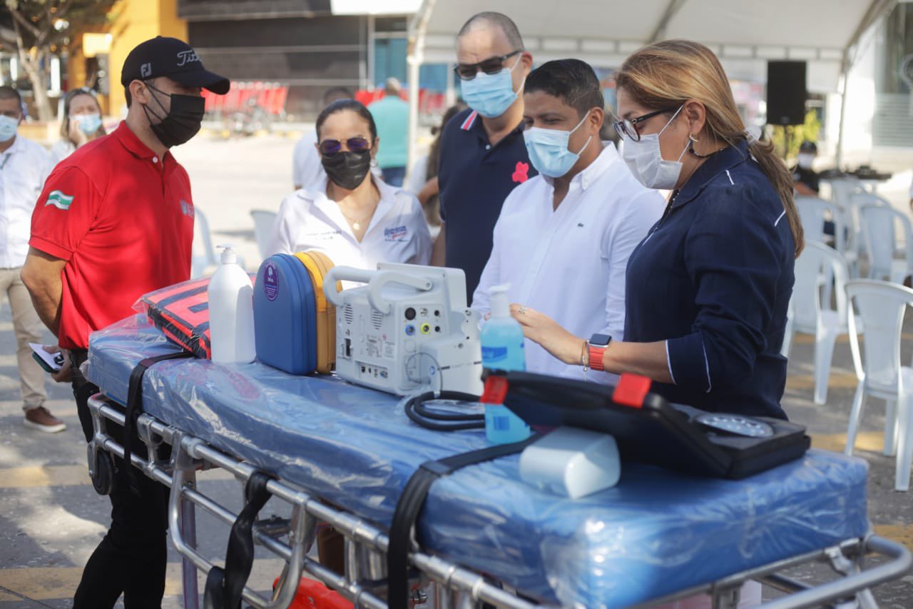 Equipos de ambulancias entregados por la Gobernación del Atlántico.