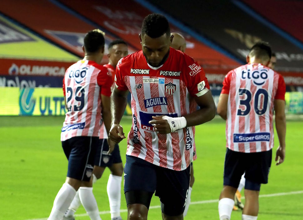 Miguel Ángel Borja festejando la apertura del marcador.