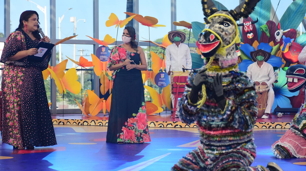Los colores y manifestaciones culturales se vieron durante esta presentación. 