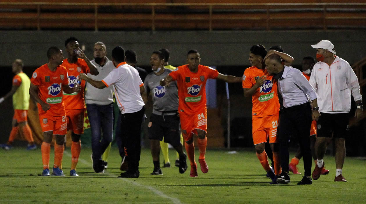 Jugadores de Envigado celebrando.