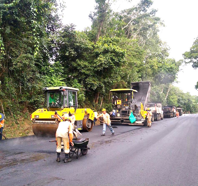 Trabajos en el tramo Palomino - Riohacha.