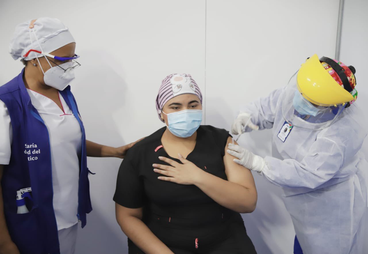 Dayana Hernández, auxiliar de enfermería del Hospital Cari.