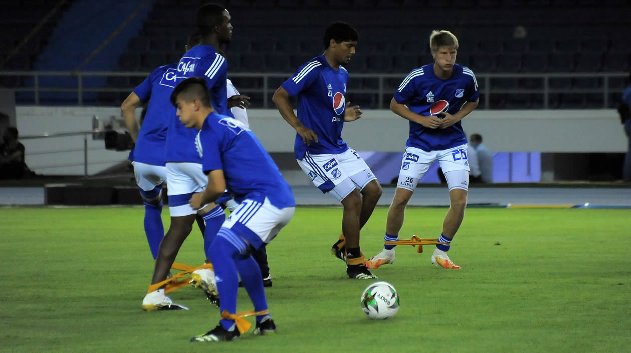 Jugadores de Millonarios en el entrenamiento previo.