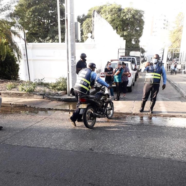 Tránsito hace controles a motociclistas.