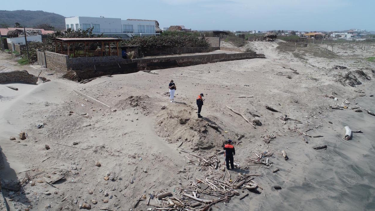 Inspección de los funcionarios de la Dimar en la zona costera del Atlántico.