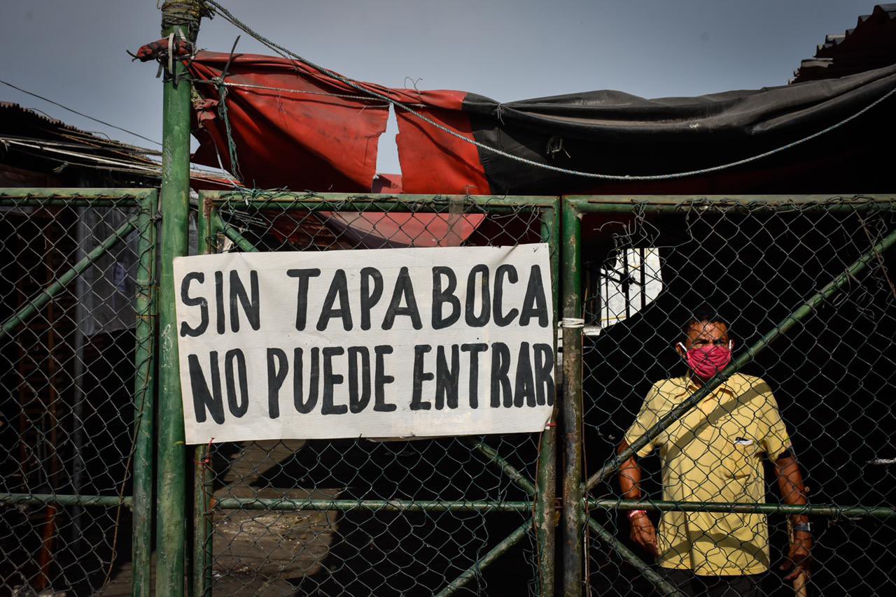 El tapaboca se convirtió en un elemento obligatorio.