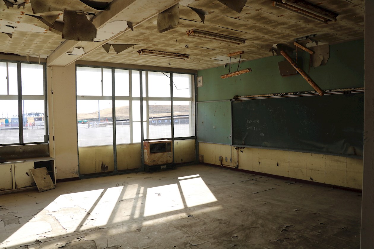 Aula del colegio de Arahama, en Sendai (noreste de Japón) que sirvió de refugio para salvar a 320 alumnos, profesores y otras personas del tsunami que barrió el noreste de Japón en 2011.