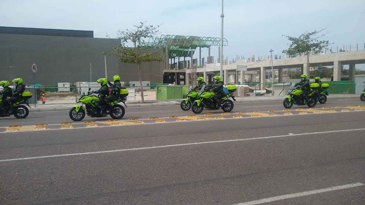 Uniformados del Grupo Élite. 