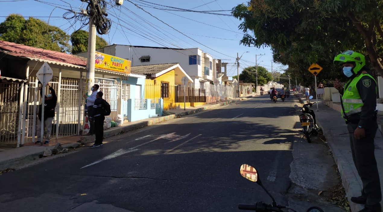 La Policía también hizo presencia en el lugar del incidente. 