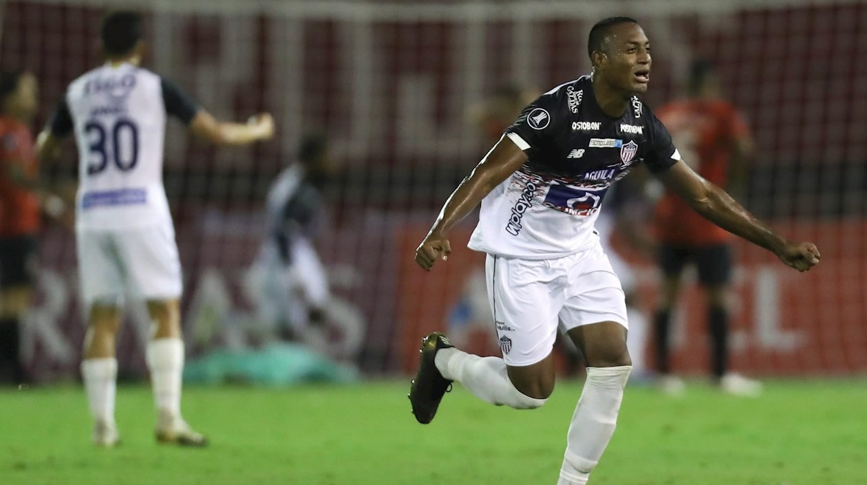 Willer Ditta celebrando el gol del triunfo.