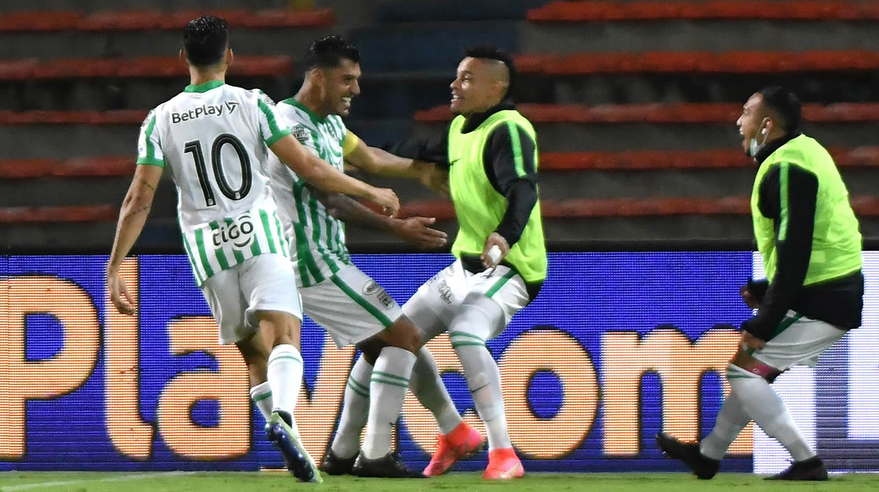 Jefferson Gómez celebrando el gol de tiro penal.