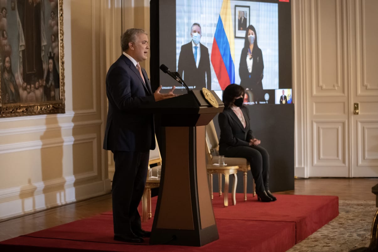 Homenaje a Diana Trujillo, con la Cruz de Boyacá.