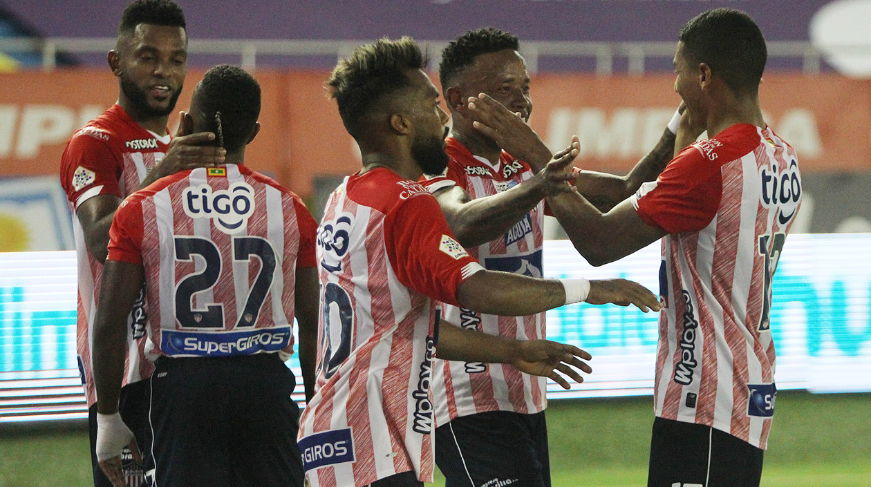 La celebración del primer gol de Junior.
