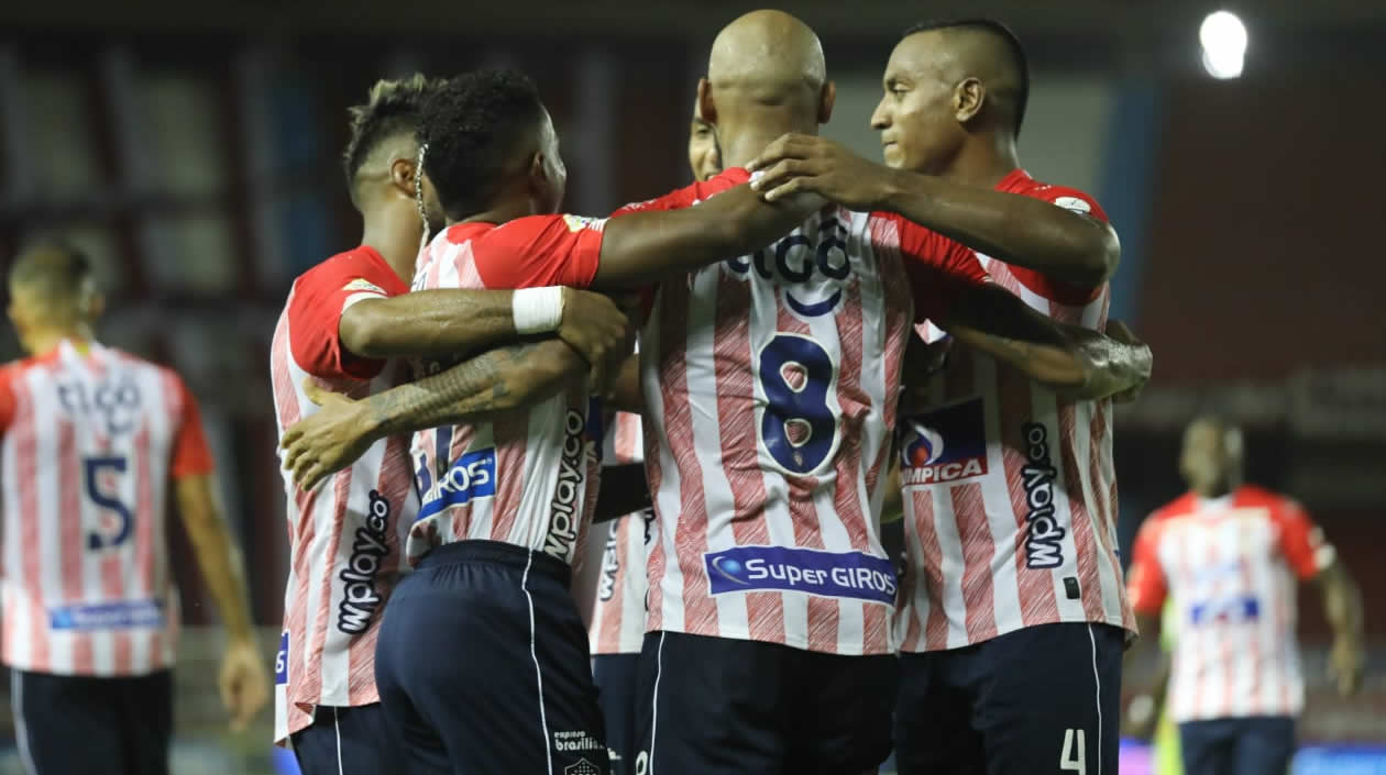 Imágenes del triunfo contundente de Junior.