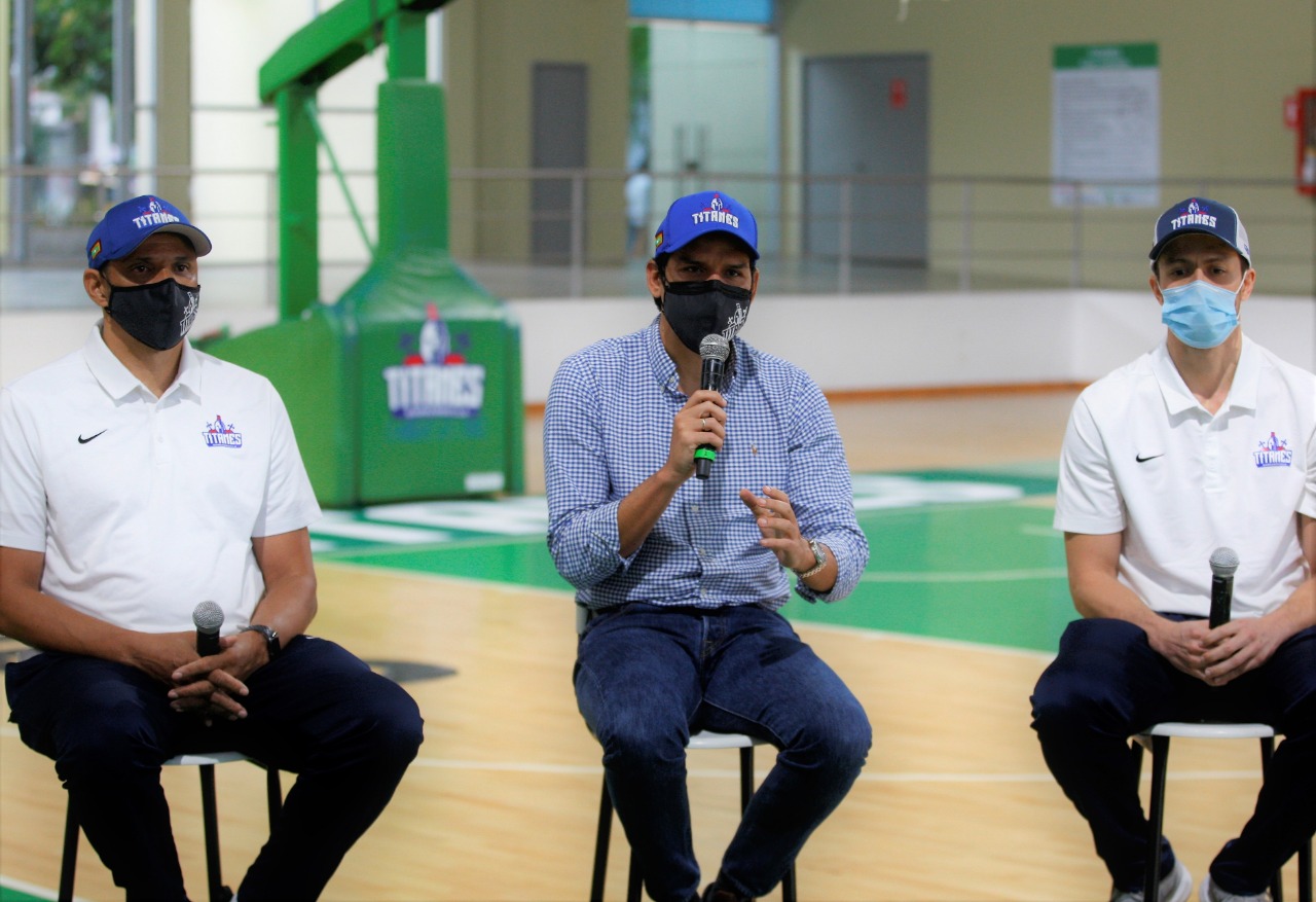 Tomás Díaz, Alberto Caparroso y Gianluca Bacci. 