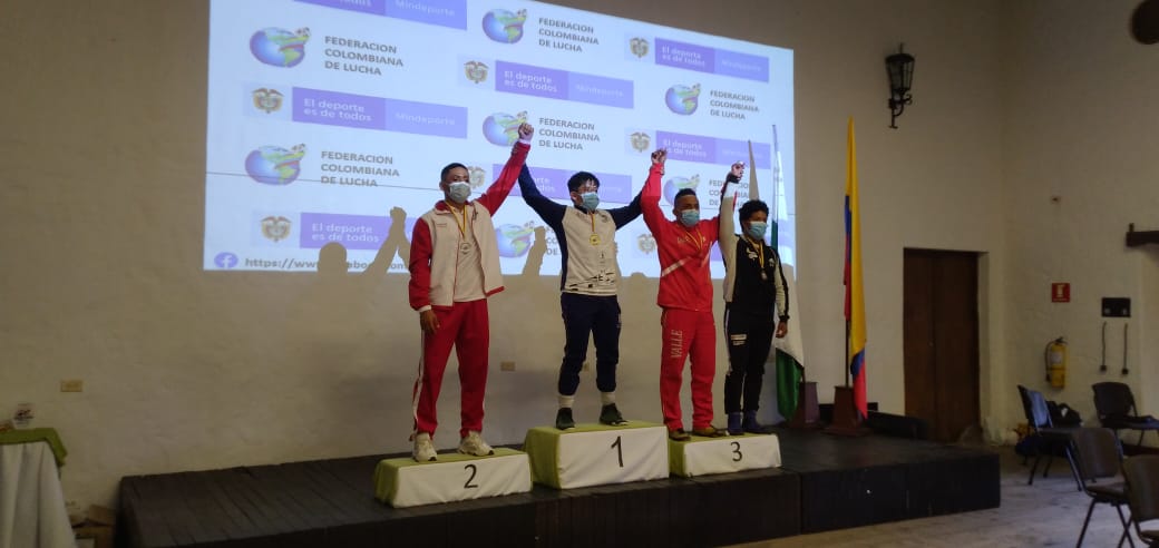 Josue Camargo ganó medalla de plata.