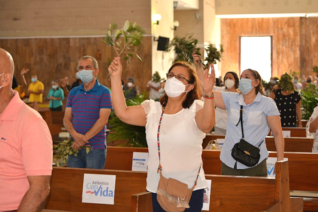 Participación de la feligresía en la Catedral Metropolitana.
