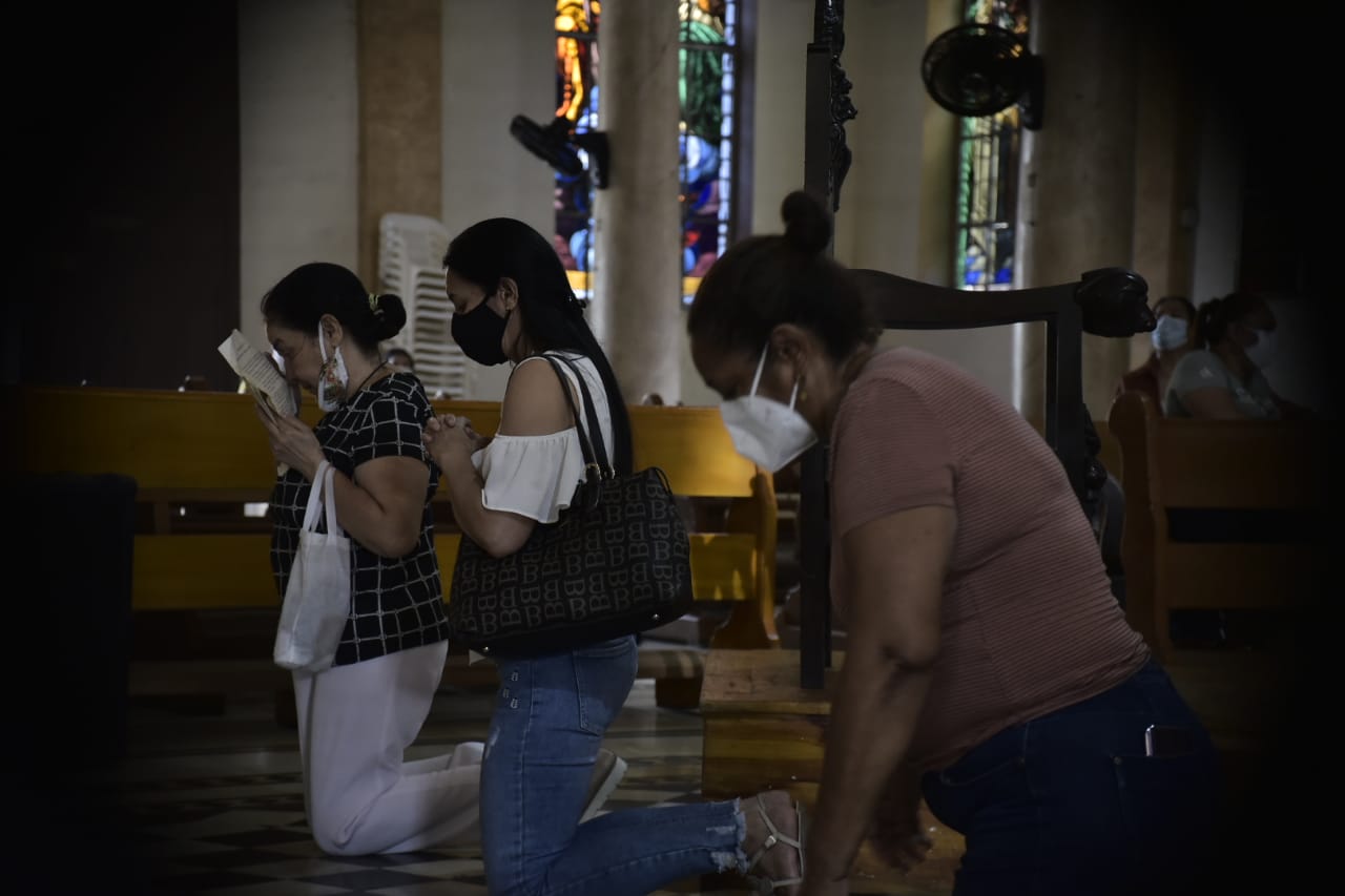 Adoración al Santísimo.