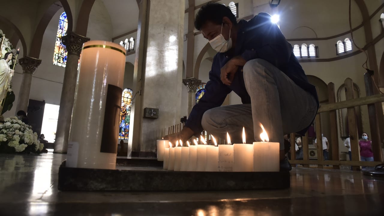 Velas a la Reserva en una parroquia de Barranquilla.