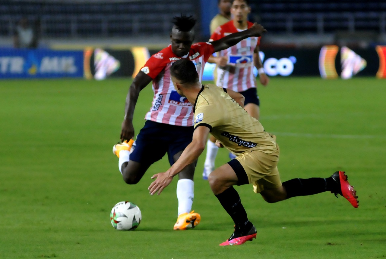 Acción del partido en el Metropolitano.