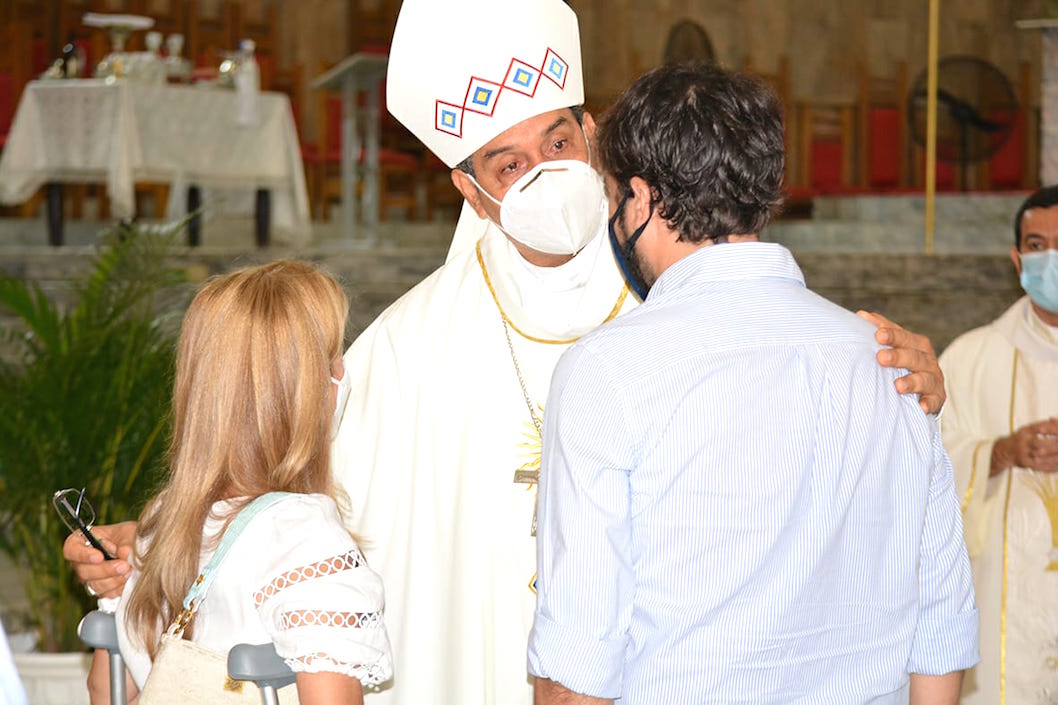 El Arzobispo Monseñor Pablo Emiro Salas con la Gobernadora Elsa Noguera y el Alcalde Jaime Pumarejo.