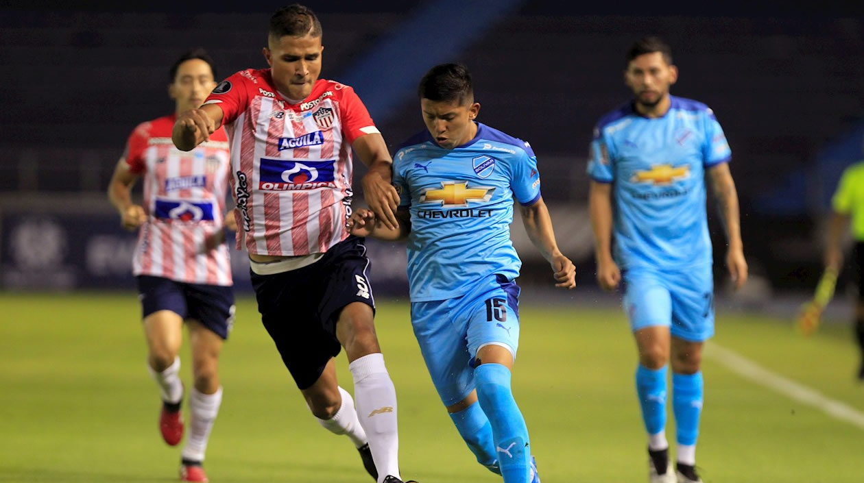 Larry Vásquez en acción ofensiva.