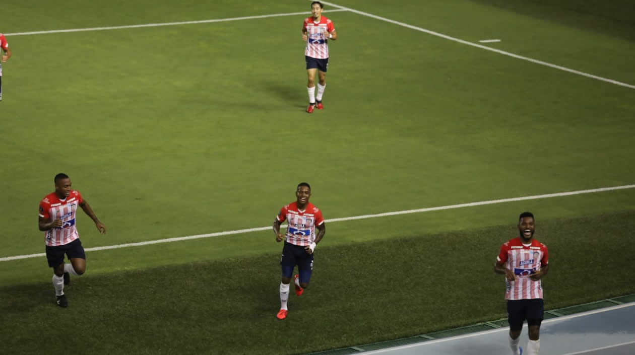 Miguel Ángel Borja celebrando el gol de la apertura.