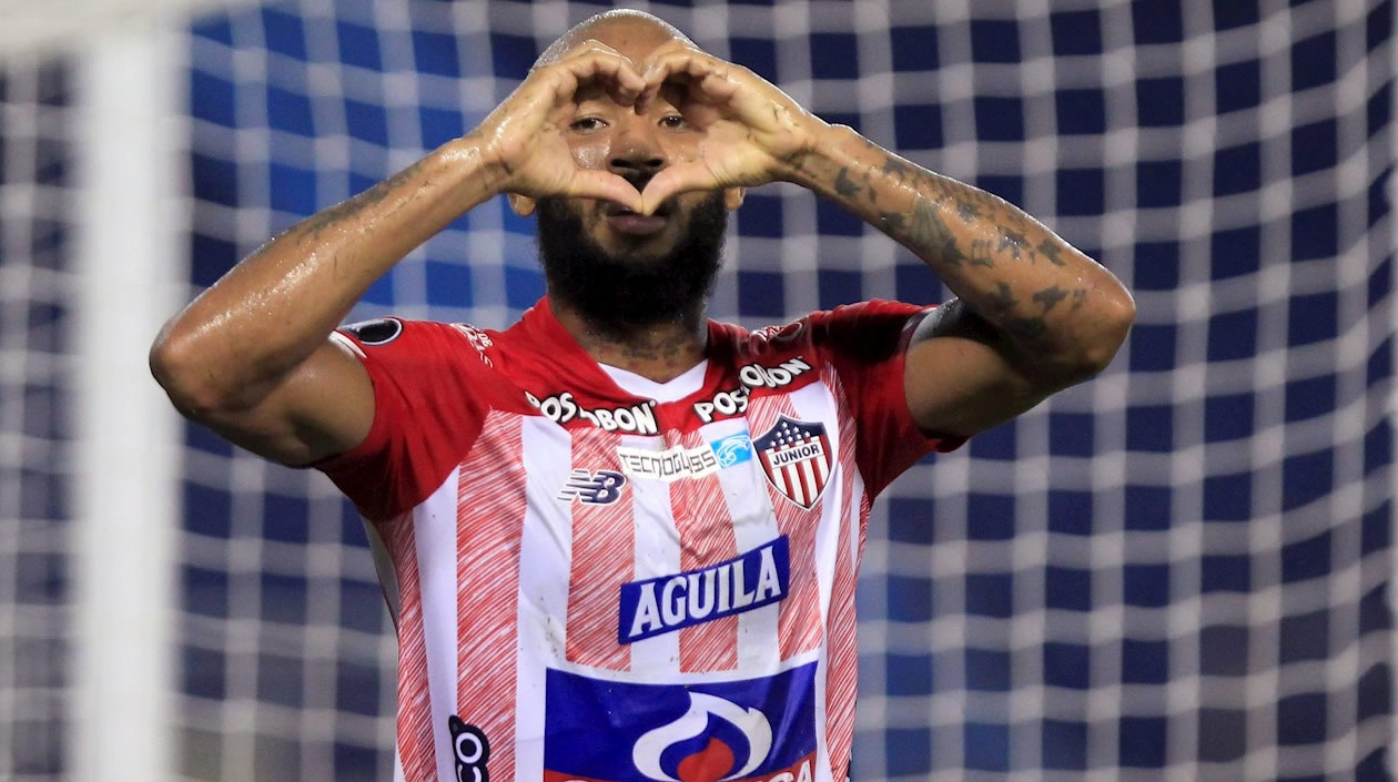 Freddy Hinestroza celebrando el tercero de la noche.