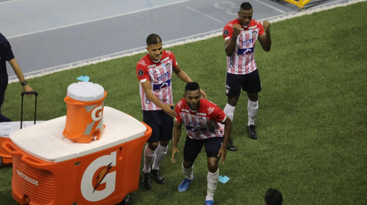 Miguel Ángel Borja celebrando el gol de la apertura.