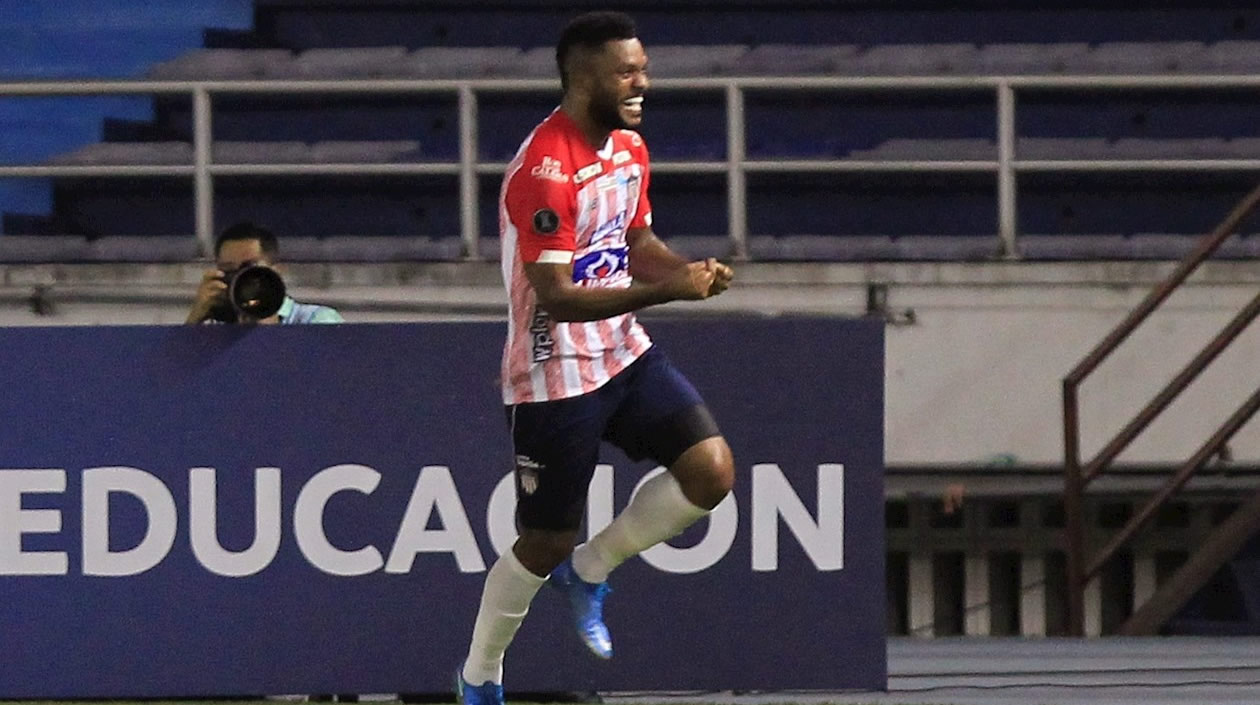 Miguel Ángel Borja celebrando el gol de la apertura.