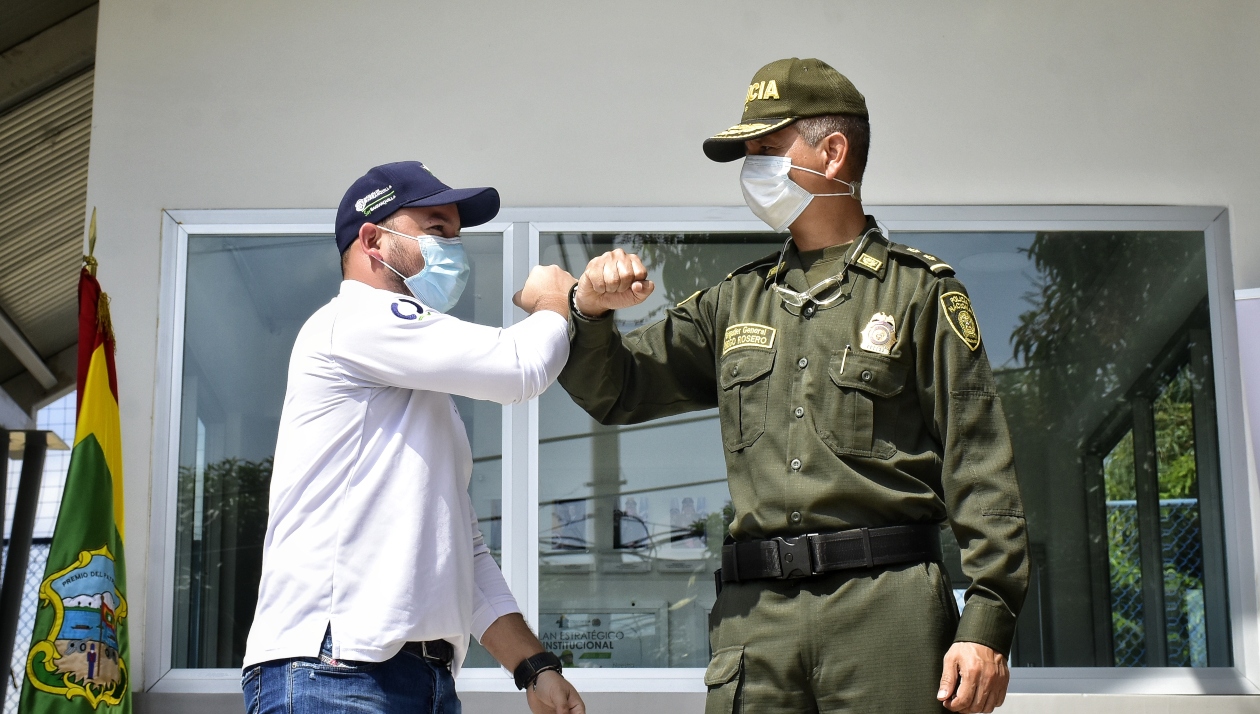 El jefe de la Oficina para la Seguridad y Convivencia Ciudadana, Nelson Patrón Pérez y el comandante de la Policía Metropolitana de Barranquilla, general Diego Rosero.