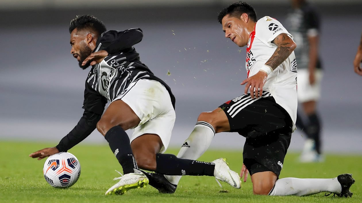 Falta contra Luis 'Cariaco' González.