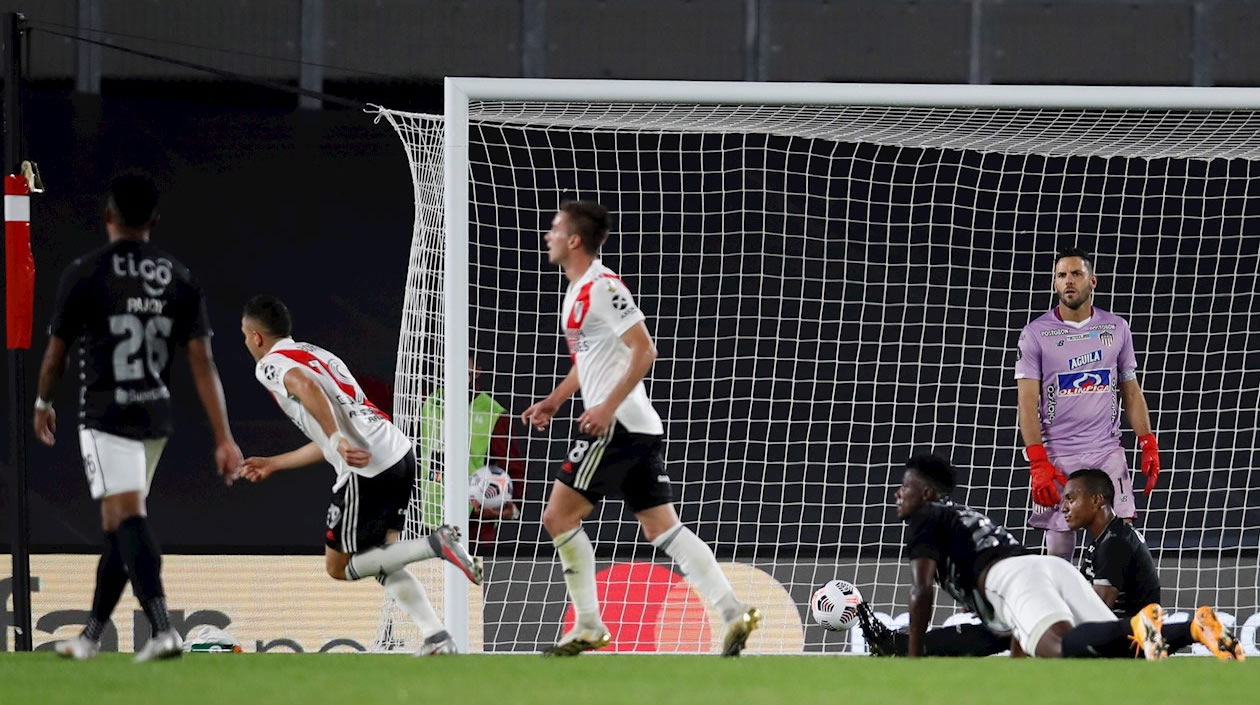 Jugadores de River Plate celebrando el segundo gol.
