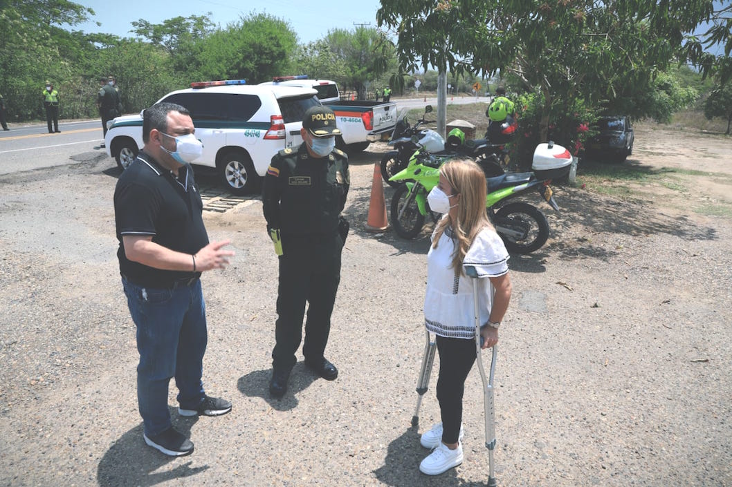 La Gobernadora Elsa Noguera, el Secretario del Interior, Yesid Turbay y el Comandante de Policía Atlántico, Coronel Hugo Molano.