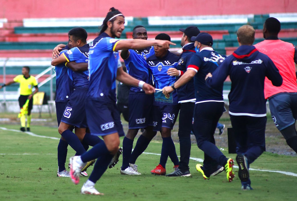 Celebrando el gol ante Cortuluá pese a la odisea.