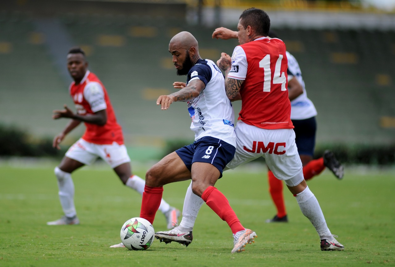 Freddy Hinestroza superando la marca de Leonardo Pico.