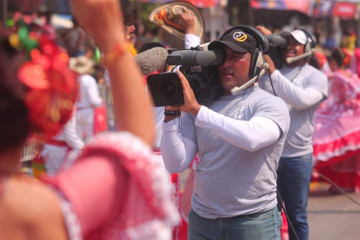 En trabajo de campo en el Carnaval de Barranquilla.