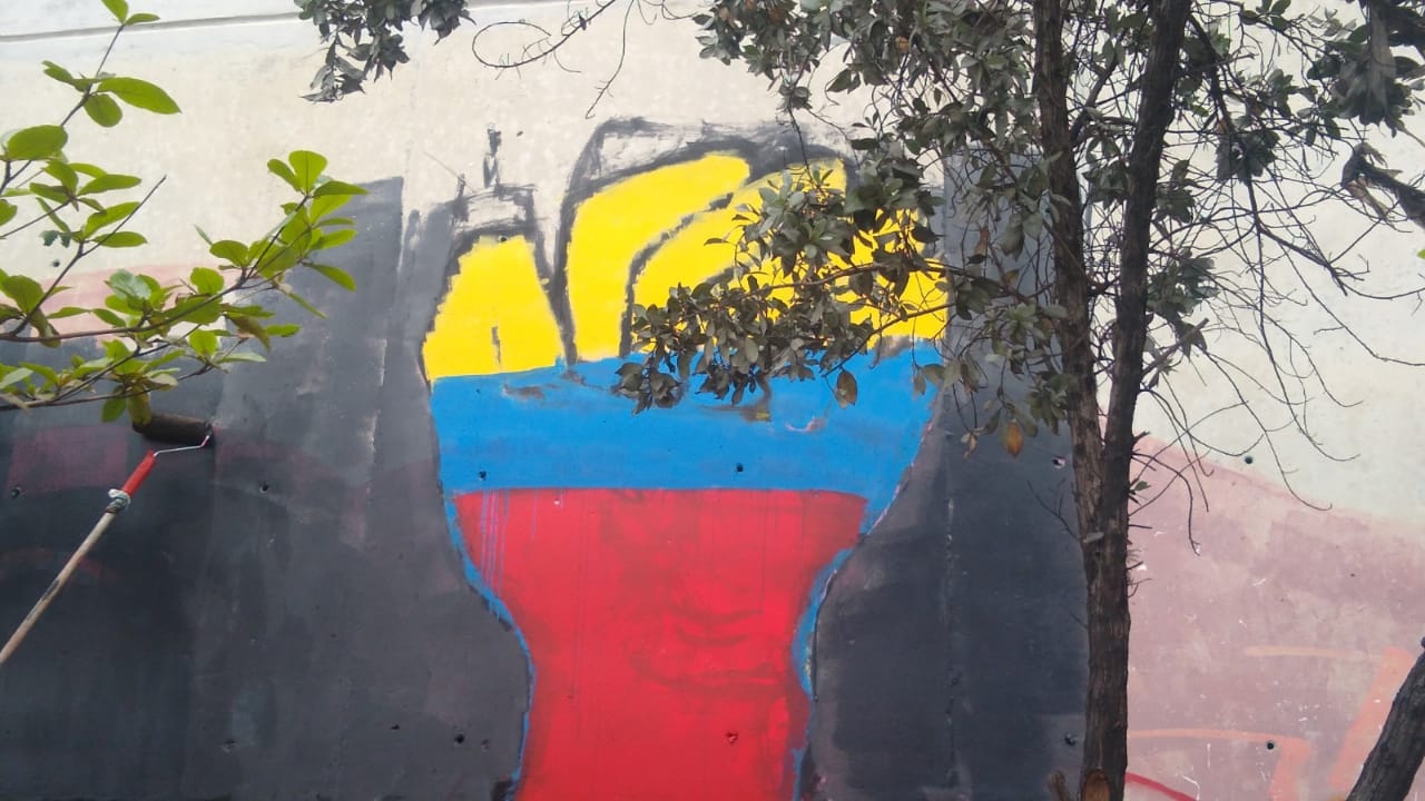Mural gigante pintado por más de 200 jóvenes en la Circunvalar