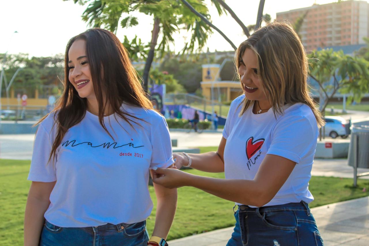 Saskia Donado (derecha) junto a una de sus clientas.