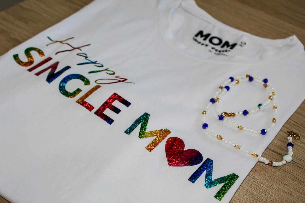 Una de las camisetas en venta.