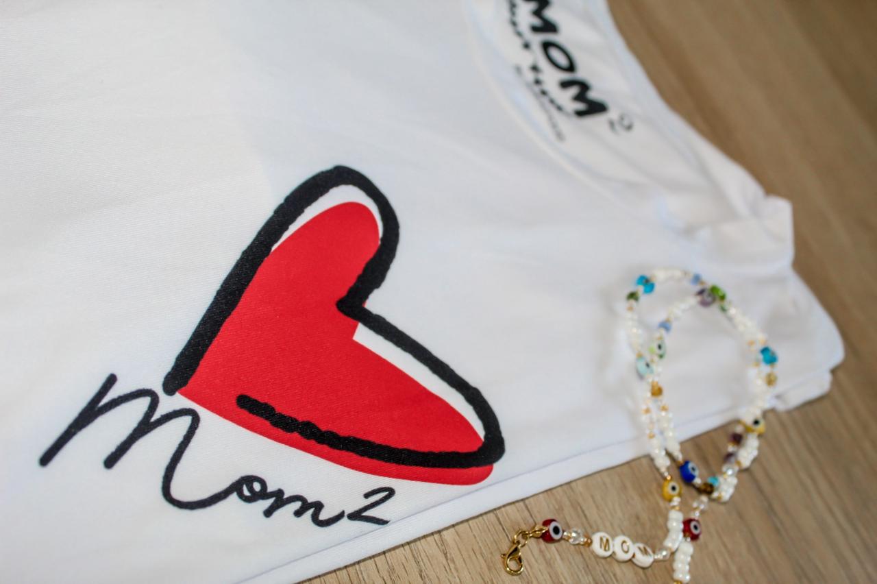 Una de las camisetas en venta.