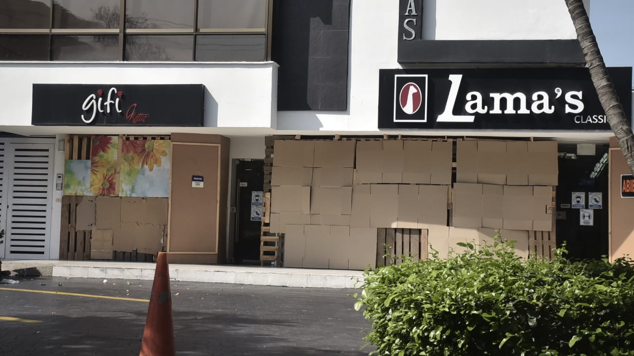 Almacenes de la carrera 54 entre calles 72 y 74