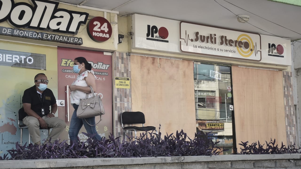 Carrera 48 calle 76,  zona de cajas de cambio.