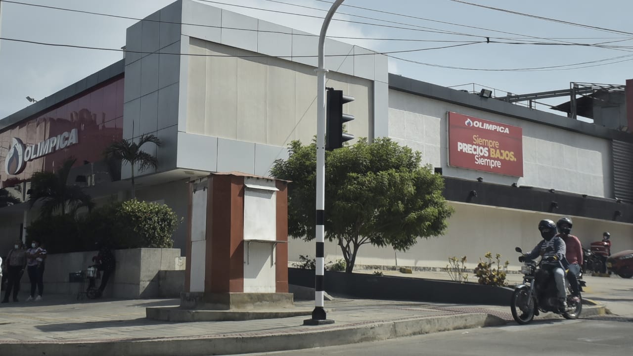 Carrera 49 C con la calle 76 esquina