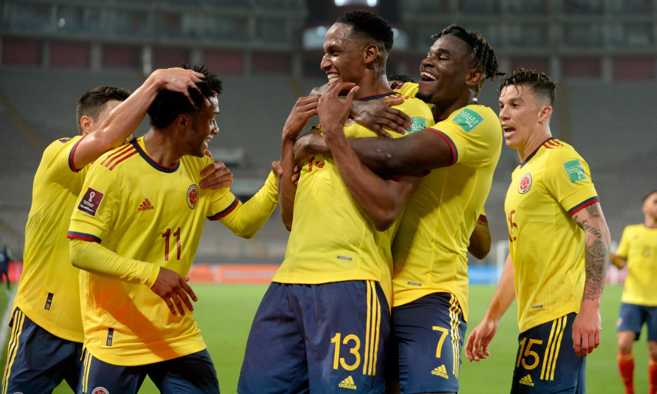Celebración colombiana en el estadio Nacional de Lima.