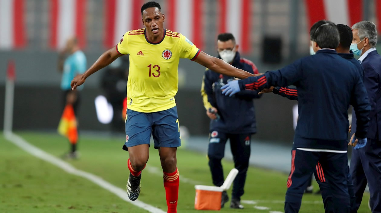 Yerri Mina celebrando.