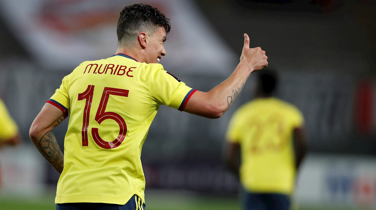 Mateus Uribe celebrando en el estadio Nacional de Lima.