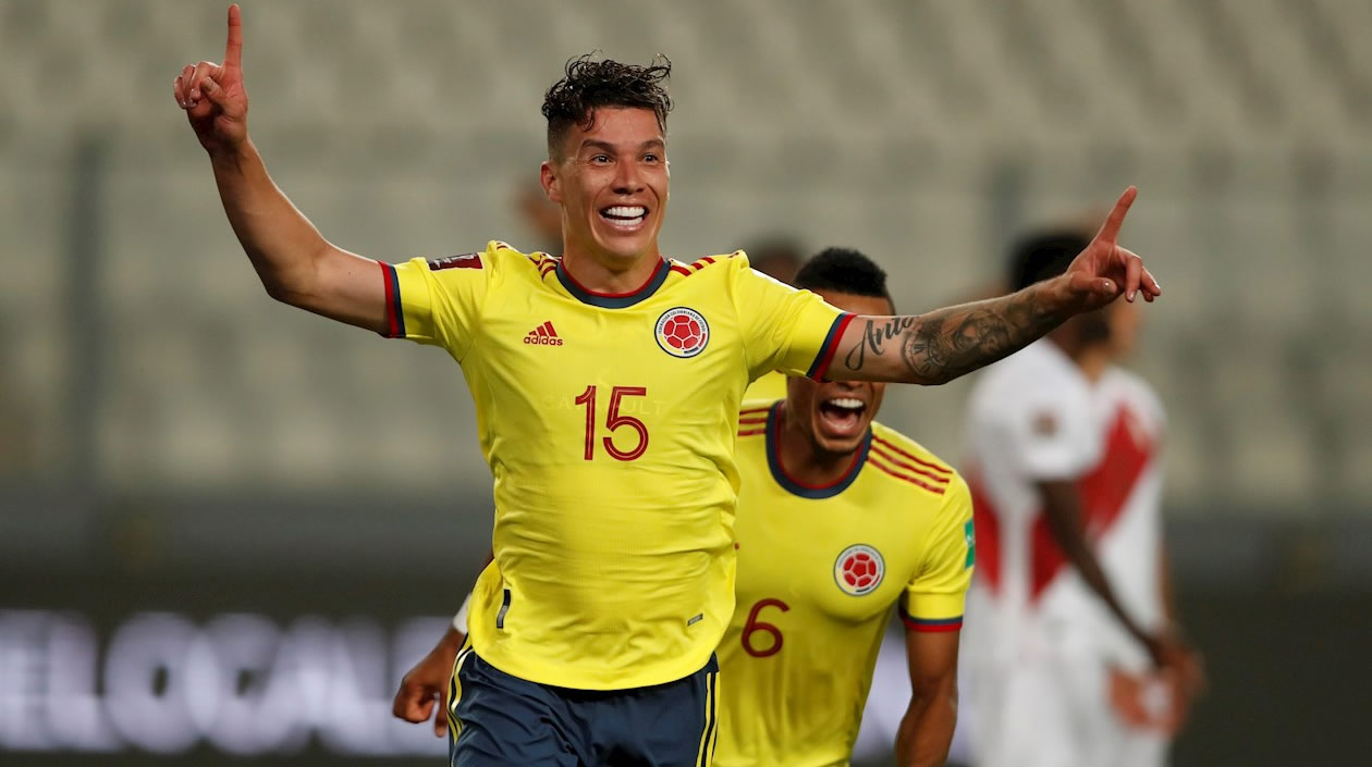 Mateus Urbe festejando el segundo gol colombiano.